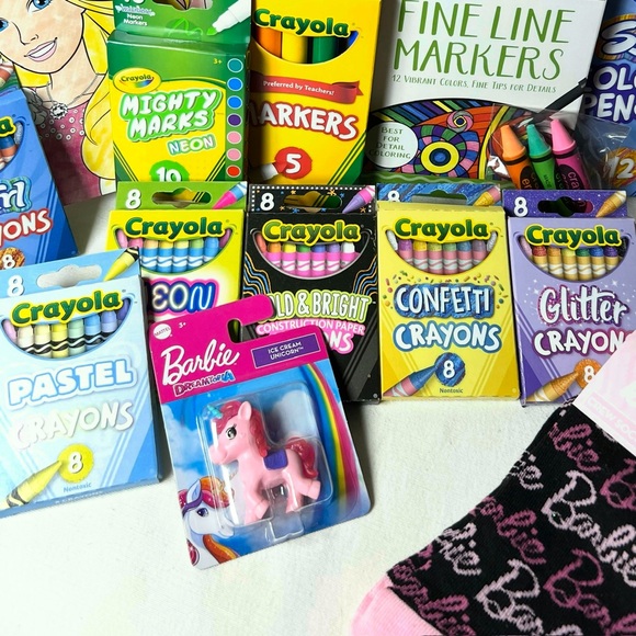 CRAYOLA x BARBIE GIFT SET - Picture 5 of 16